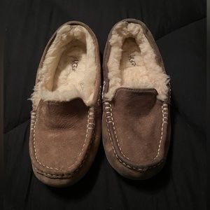 Ugg womens Ansley Moccasin slippers. Size 7